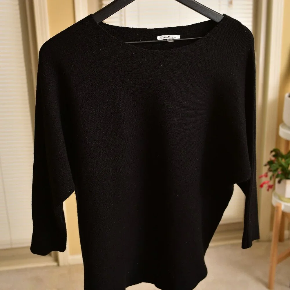 black 3/4 sweater - Picture 1 of 2